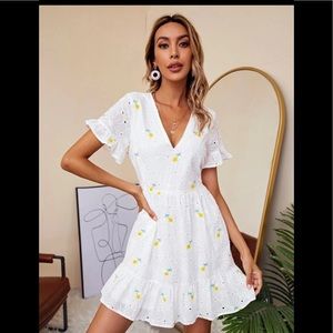 NWOT white floral ruffle hem dress